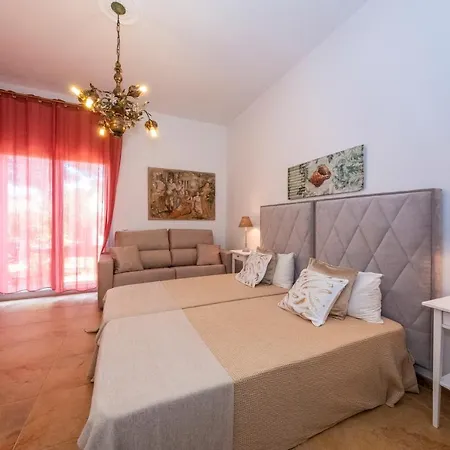 Palazzo Florentia - De Lujo Italiano Para 10 Personas Sant Lluís