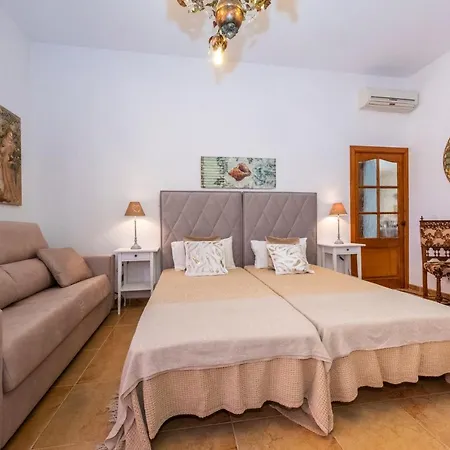 Villa Palazzo Florentia - De Lujo Italiano Para 10 Personas Sant Lluís