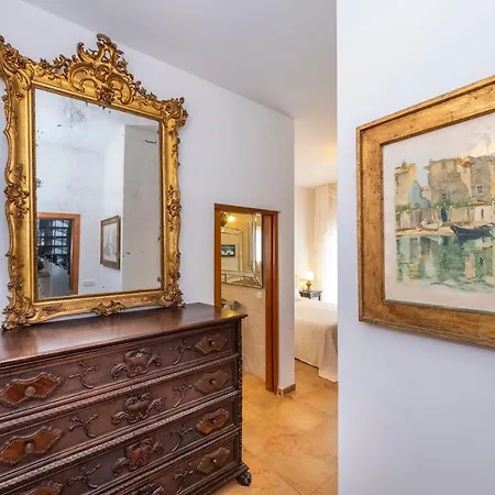 Palazzo Florentia - De Lujo Italiano Para 10 Personas Sant Lluis